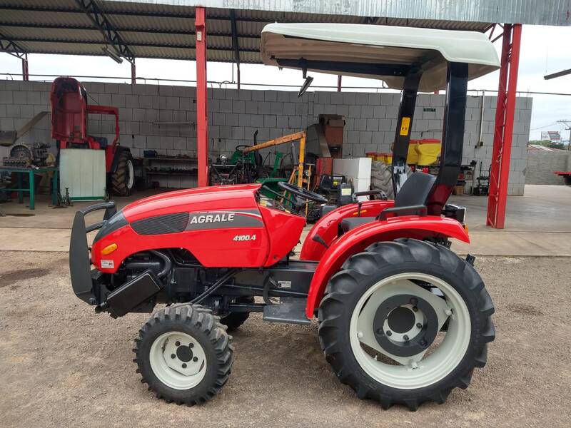 TRATOR AGRALE 4100.4 (DIE 2516) ANO 2009